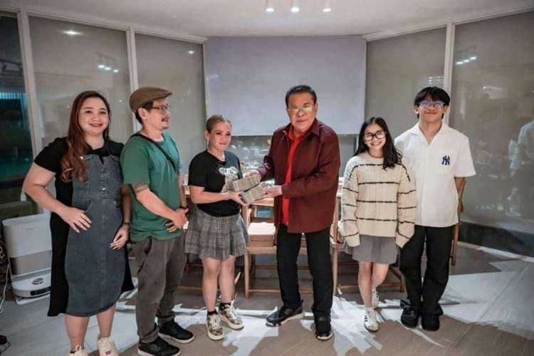 Yulo Family Receives 1M from Chavit&nbsp;Singson
